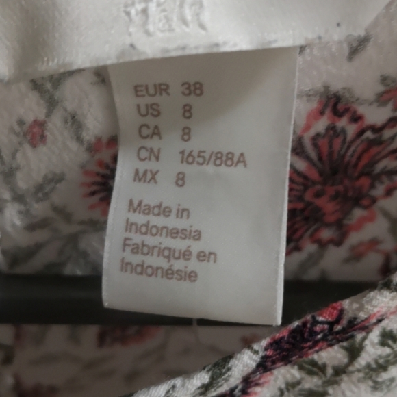 H&M Floral Top - Picture 2 of 2